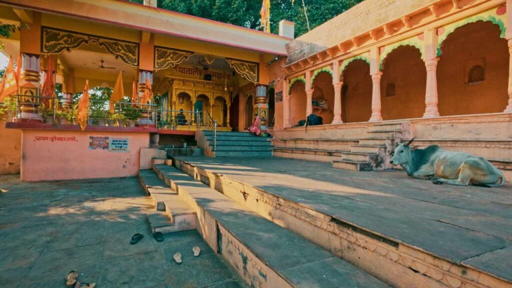 inside view of chota mahadev temple