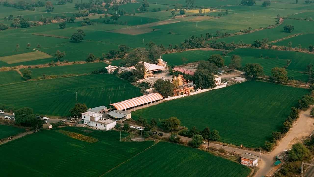 The Miracle Temple Where Trains Slow Down: A Journey to Bolai Hanuman Temple & Hatkeshwar Dham